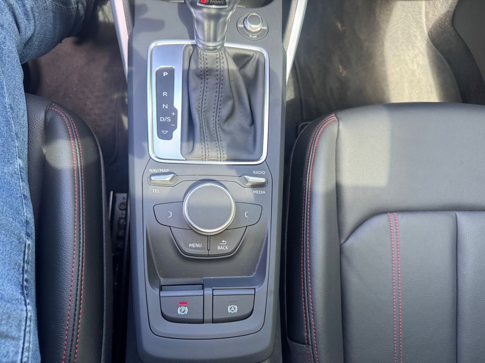 Fahrzeugabbildung Audi Q2 40 TFSI quattro S Line Leder+Navi+Panorama+LE