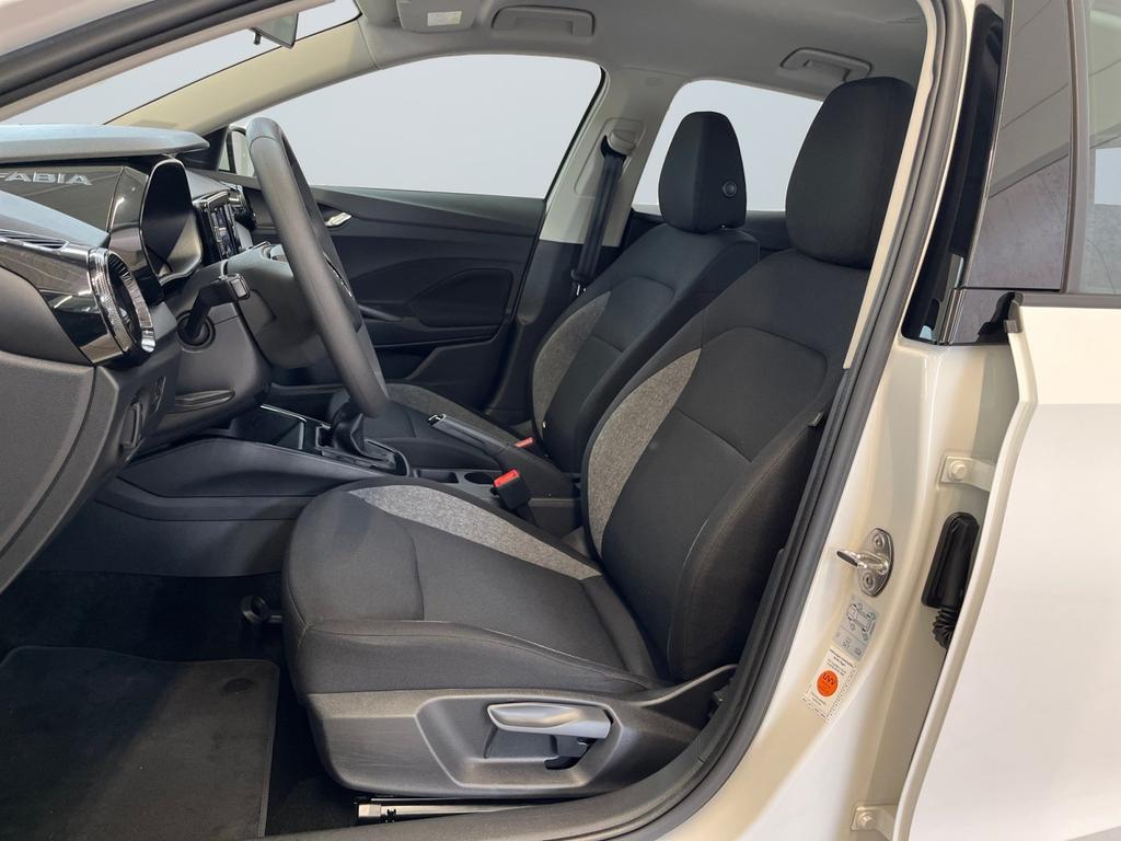 Skoda Fabia 2022 г. Белый, пробег 47540 км