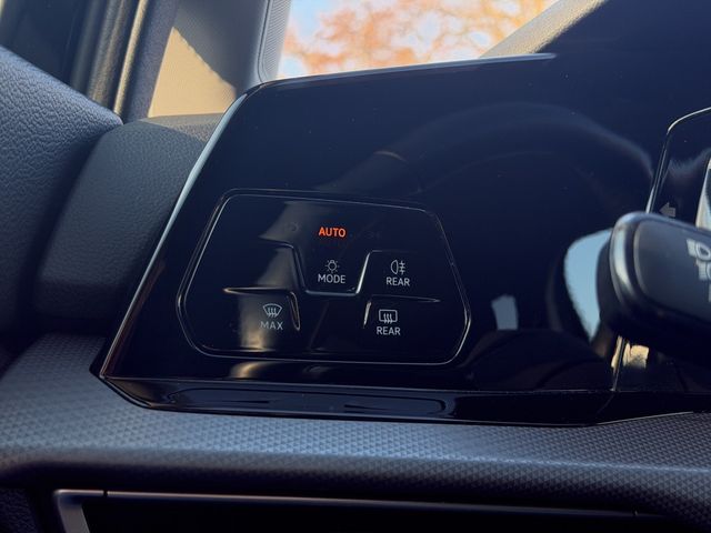 Golf VIII Active 2.0 TDI DSG SHZ NAVI ACC LED