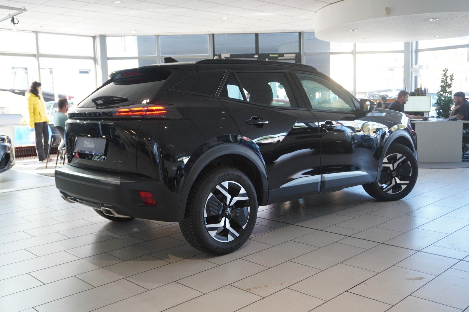 Fahrzeugabbildung Peugeot 2008 1.2 HYBRID ALLURE E-DSC NAVI/LED/SPORT/VIRT