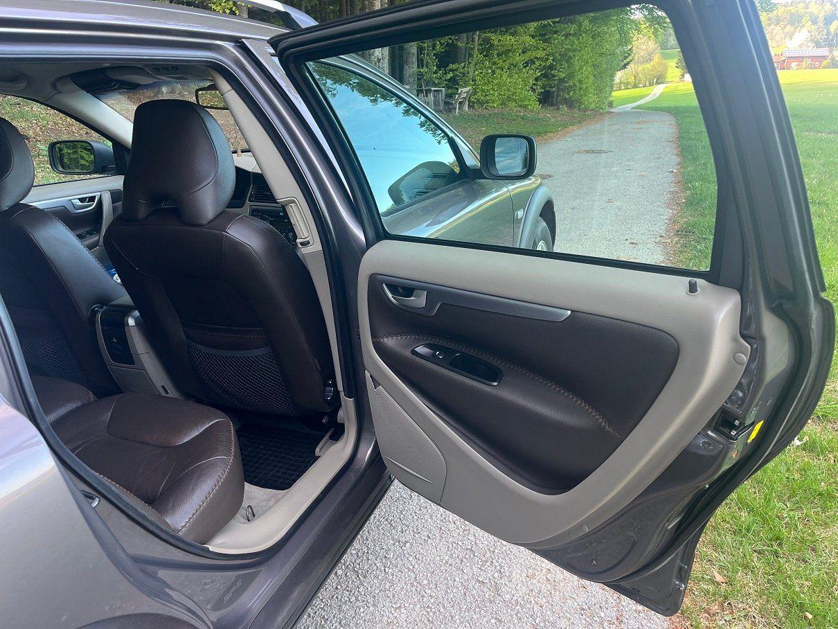 Volvo XC70 2005 — photo 15