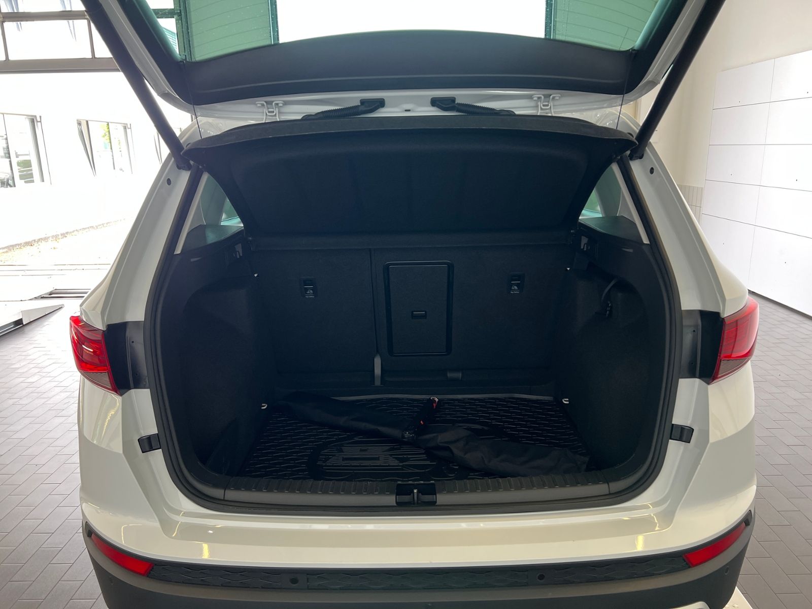 Fahrzeugabbildung SEAT Ateca Style 1.5 TSI ACT DSG *AHK, ACC, BEATS, LE