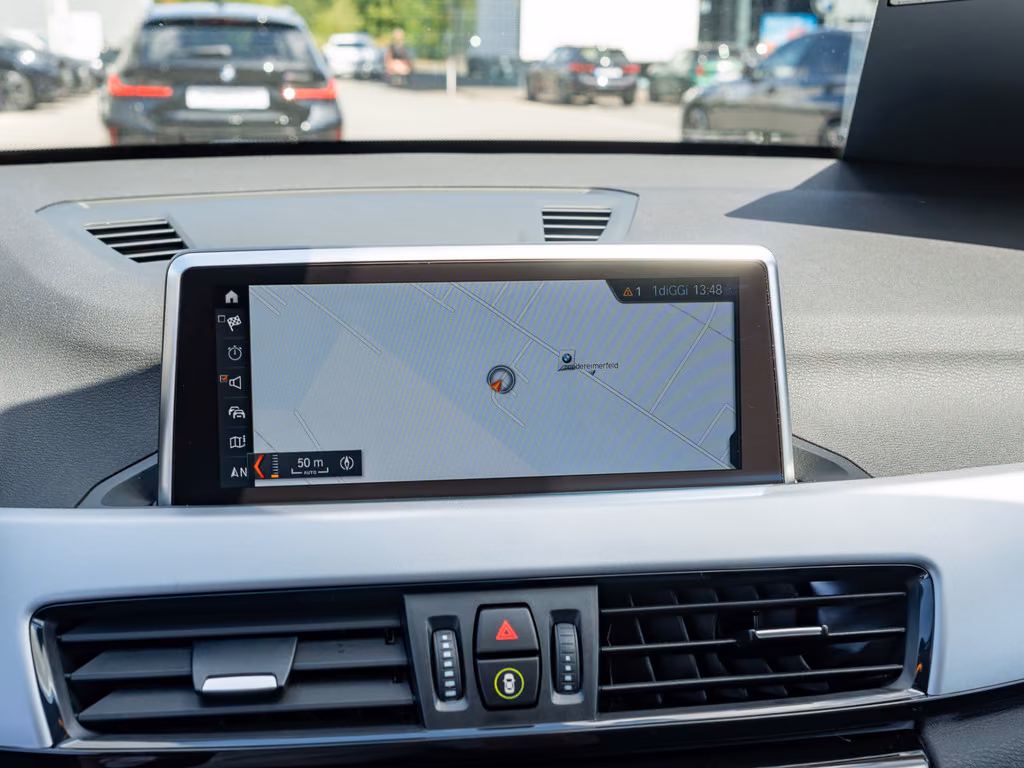 BMW X1 xDrive 25e Advantage FACEL. AHK NAVI SHZ PDC, миниатюра 14