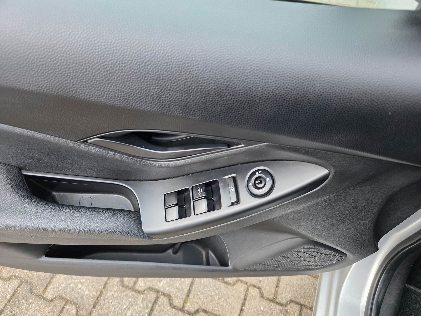 Fahrzeugabbildung Hyundai ix20 1.4/Klima/Ahk/guter Zustand