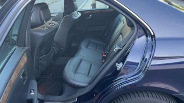 Mercedes E 220 - 8