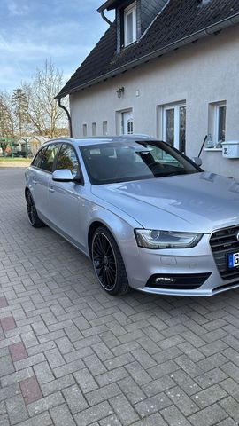 AUDI Audi A4 B8 2.0 TDI Quattro