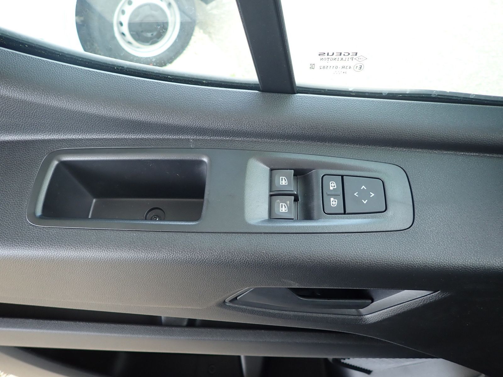 Fahrzeugabbildung Renault Master Kastenwagen FWD Kasten extra L2H2 3,5t Bl