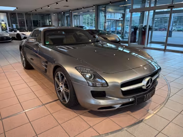 صورة 1 لـ 2011 Mercedes-BENZ SLS AMG