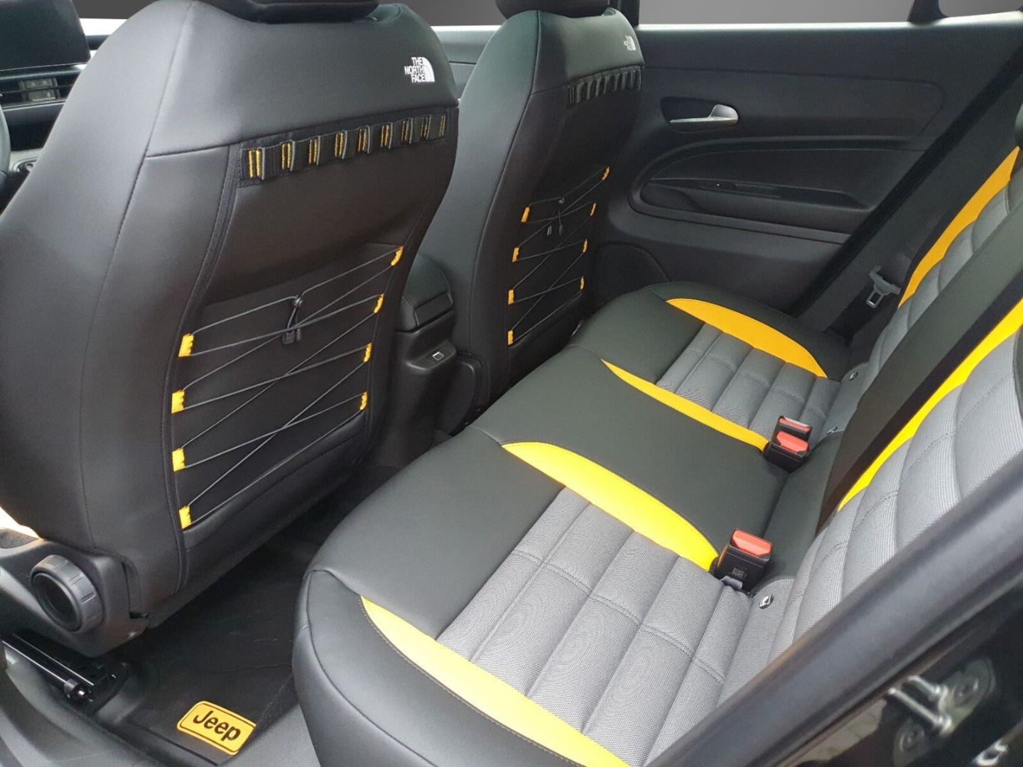 Fahrzeugabbildung Jeep Avenger The North Face 4xe -sofort-Panoramadach-