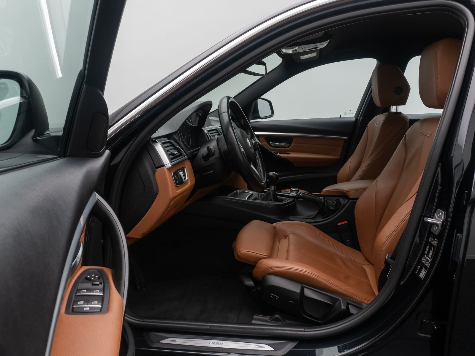 Fahrzeugabbildung BMW 320d Luxury Line HiFi PDC Leder Sportsitz 17Zoll