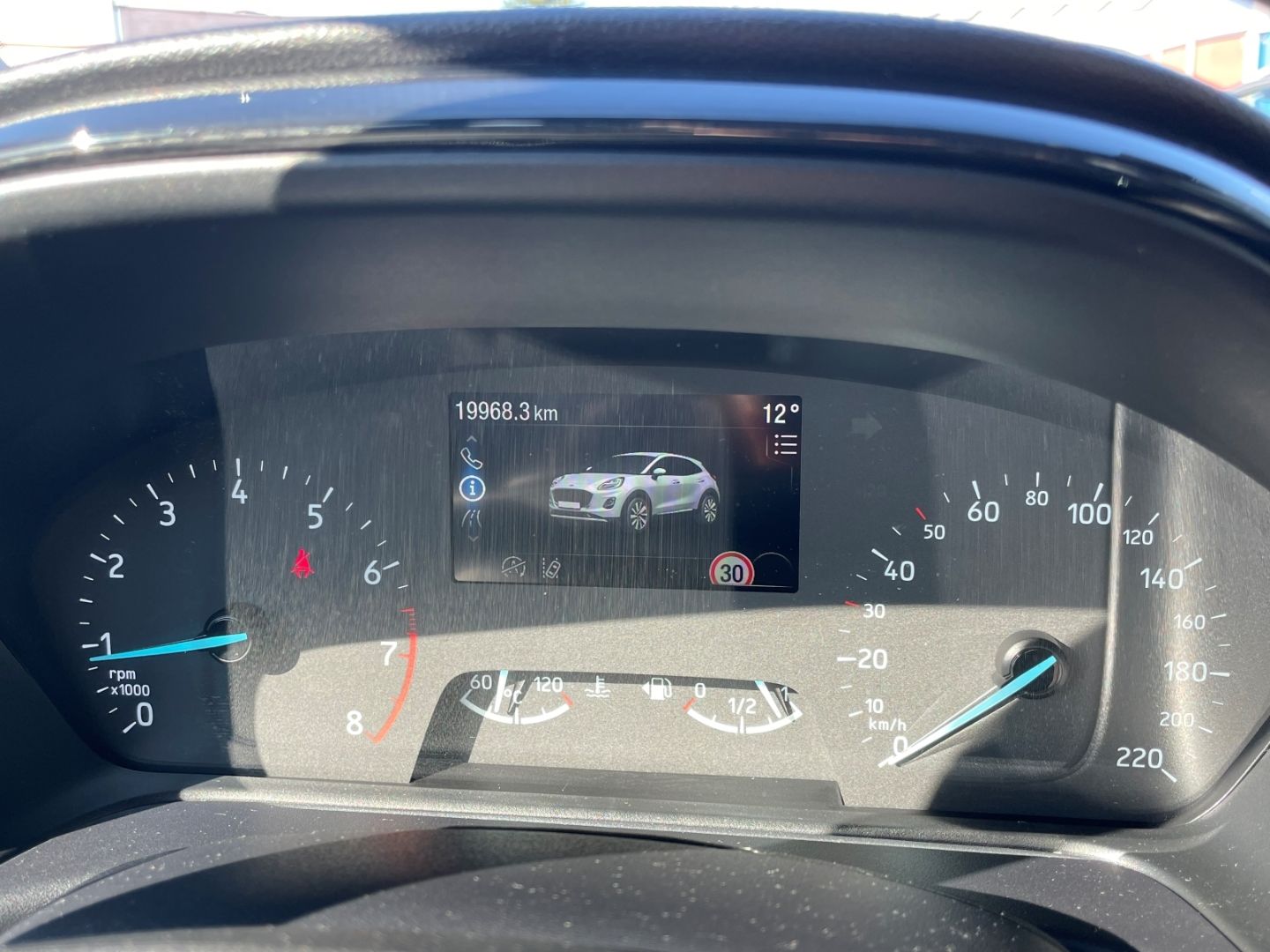 Fahrzeugabbildung Ford Puma Titanium Navi Rückf. Kamera Tempomat