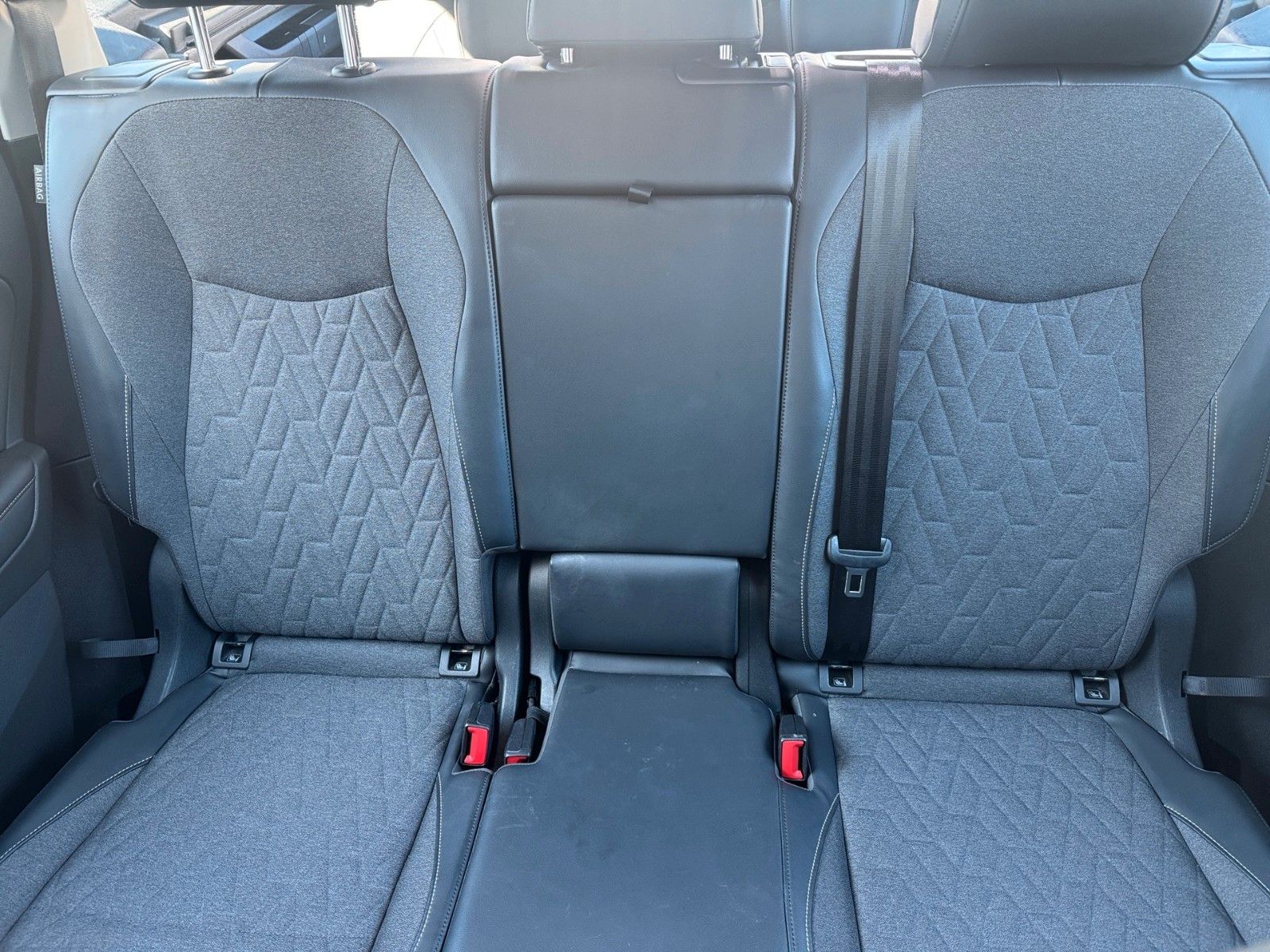 Fahrzeugabbildung Volkswagen Tayron Life 1.5 TSI