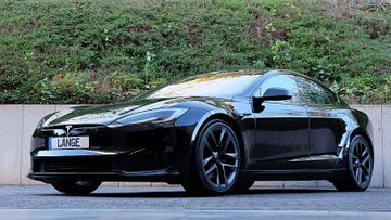 Tesla Model S Dual Motor Performance