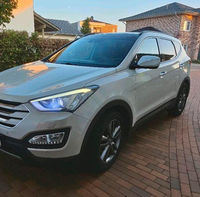 Hyundai SANTA FE