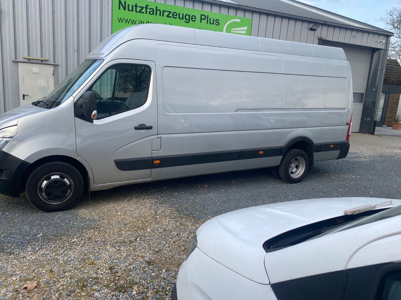 Fahrzeugabbildung Nissan NV400 Kastenwagen L4H3 3,5t COMFORT,1Hd,Navi,SHg