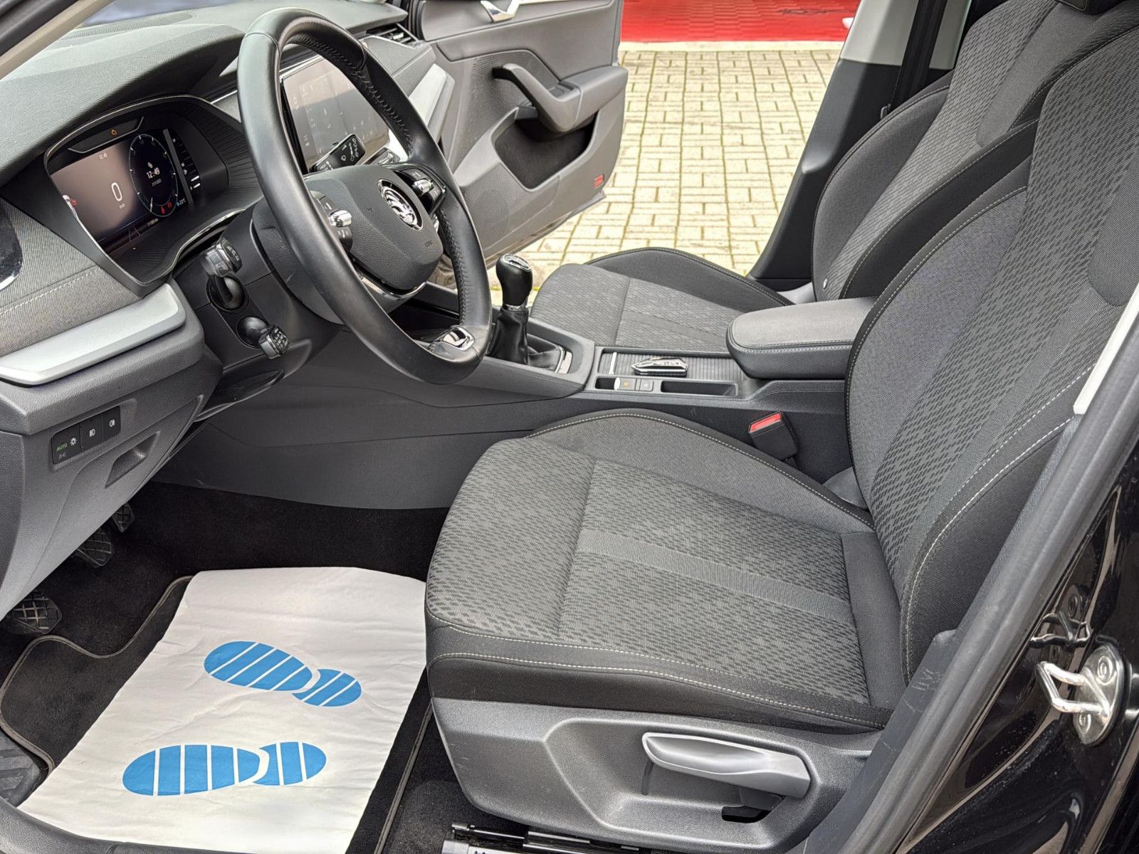 Fahrzeugabbildung SKODA Octavia Combi Style/ AHK / unfallfrei