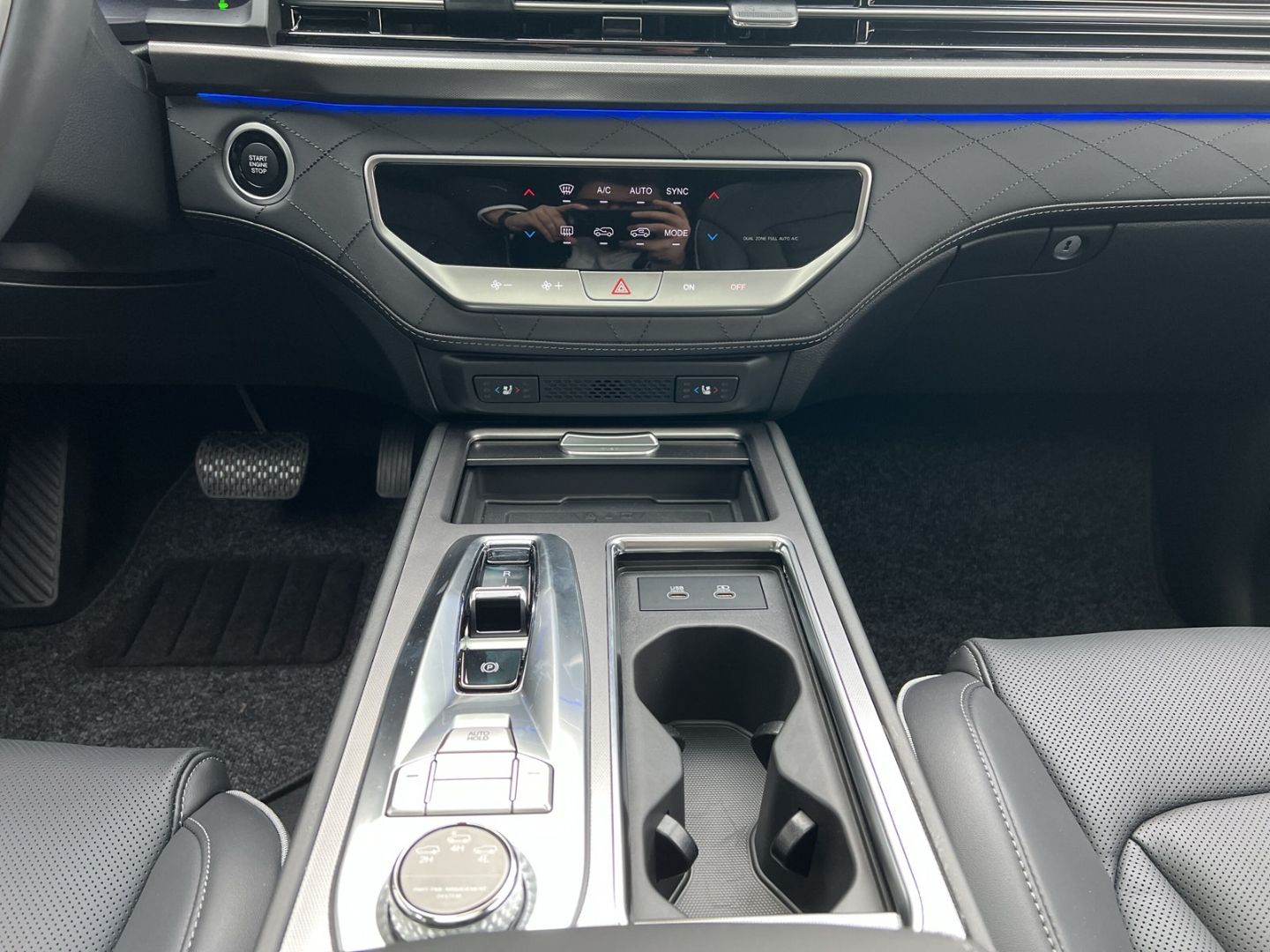Fahrzeugabbildung KGM Rexton Blackline 4x2 e-XDi  3,5 t AHK-Last