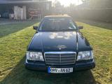 Mercedes-Benz E 320 E 320 - Mercedes-Benz Oldtimer: Coupe