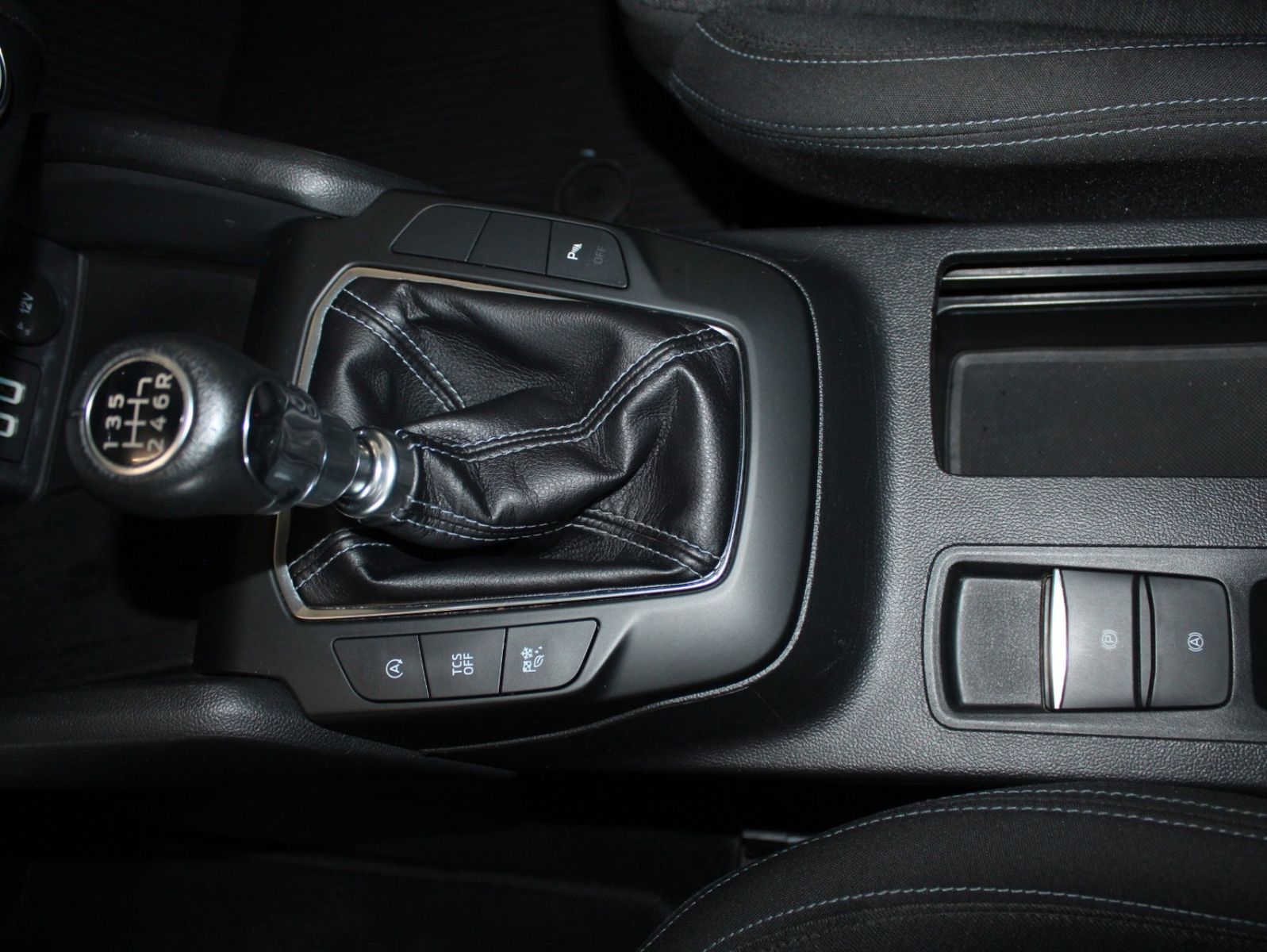 Fahrzeugabbildung Ford Focus Active Turnier LED NAVI WinterPaket uvm.