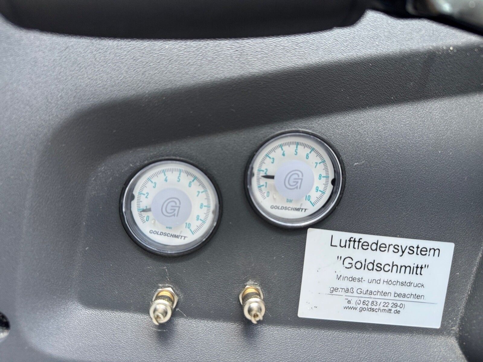 Fahrzeugabbildung LMC Explorer I655 G AHK,SAT,TV,Luftfederung
