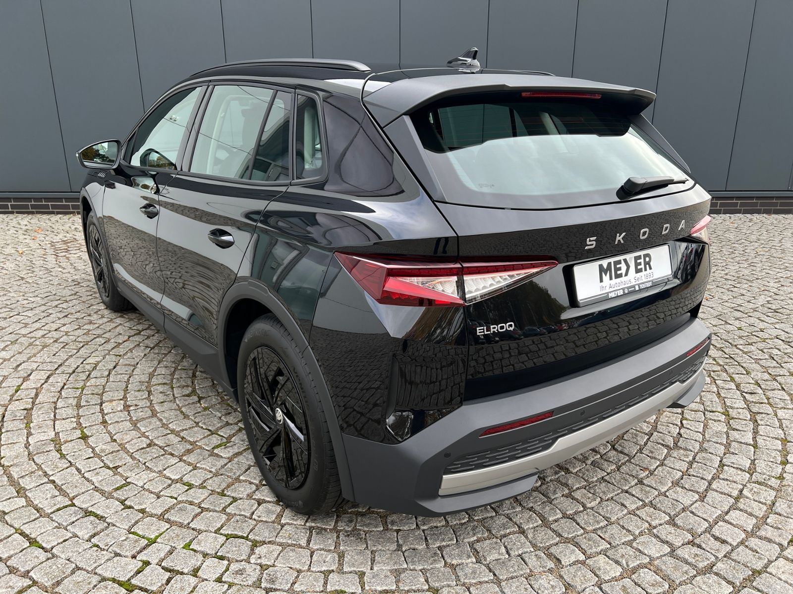 Fahrzeugabbildung SKODA Elroq 50 Tour *Rückfahrkamera, Chrom-Paket*