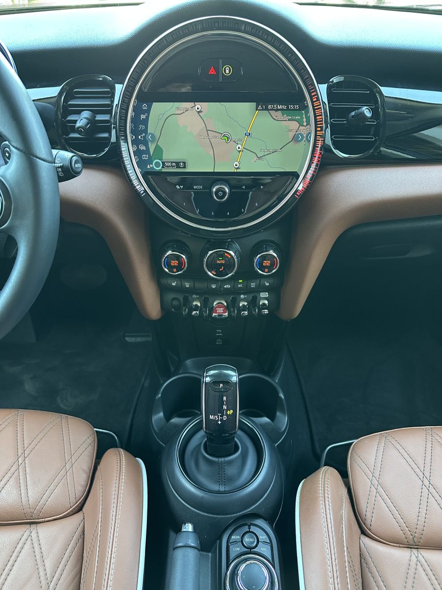 Fahrzeugabbildung MINI Cooper S 5-Türer Classic-Trim NAV+LED+KAMERA+DA