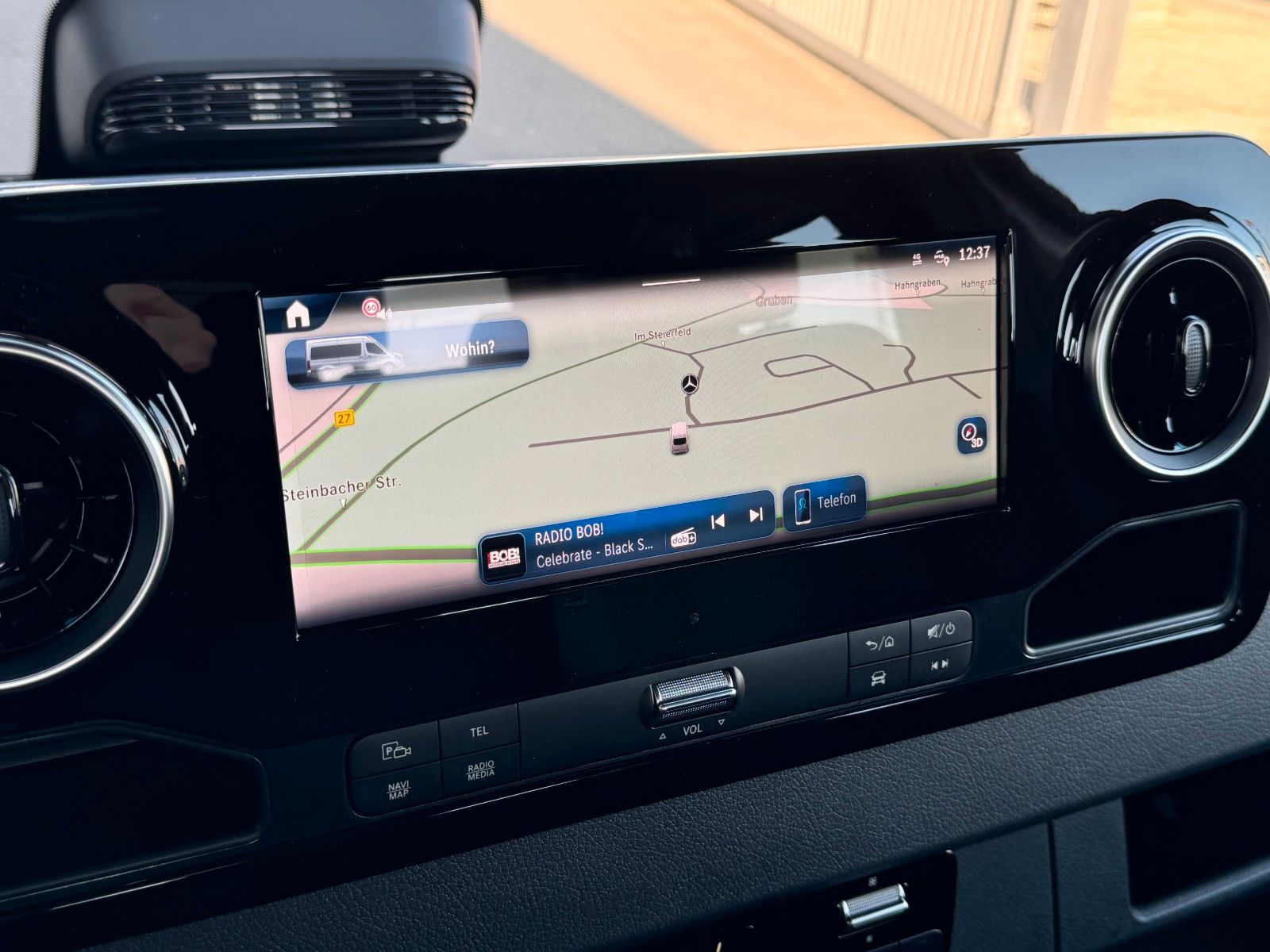 Fahrzeugabbildung Mercedes-Benz Sprinter 319 CDI 3665 DoKa Klima Kamera AHK