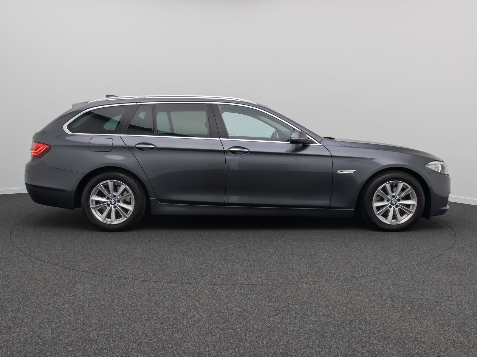 Fahrzeugabbildung BMW 520d  Aut Kamera NaviBusiness HiFi BiXenon Leder