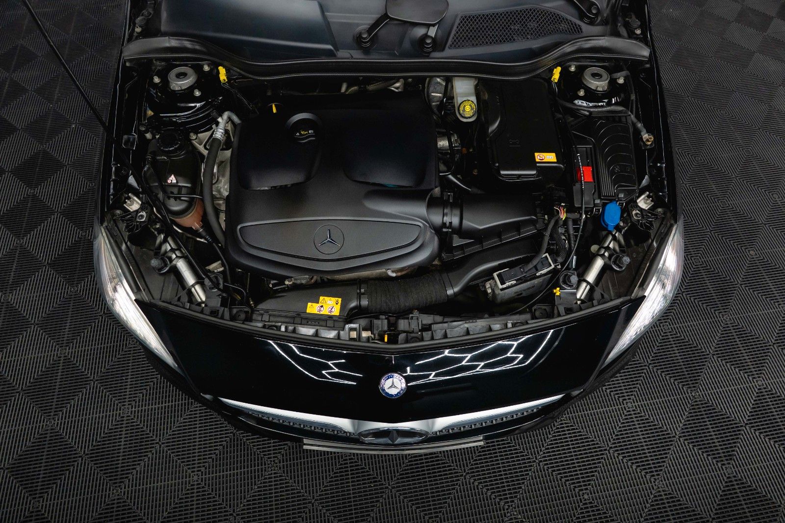 Fahrzeugabbildung Mercedes-Benz A 250 AMG Sport Black Edition *TÜV Neu*Navi*19%*