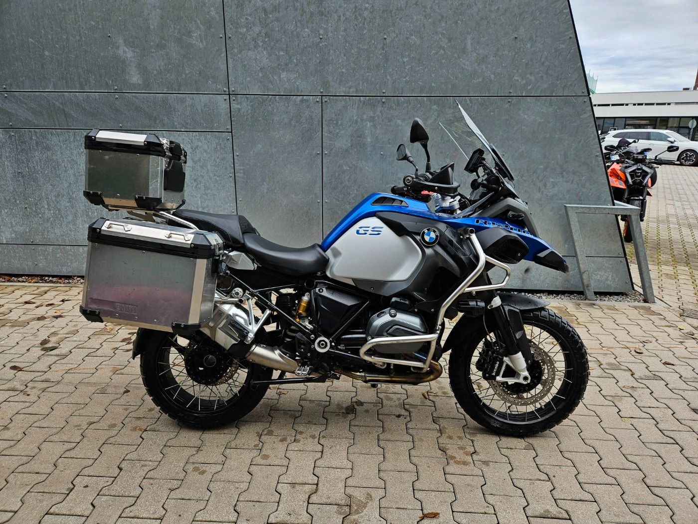 Fahrzeugabbildung BMW R 1200 GS Adventure 3 Pakete Aluminiumkoffer 2 J