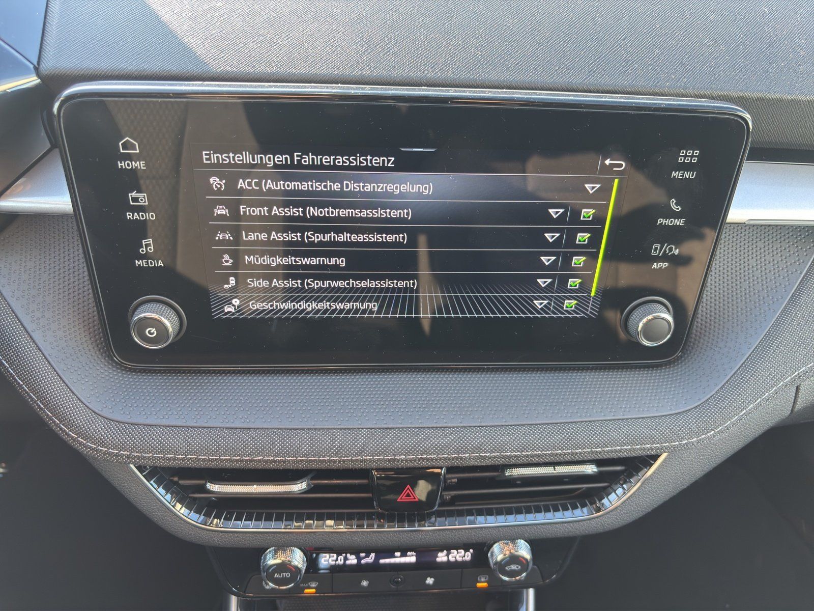 Fahrzeugabbildung SKODA Fabia Tour 1,0 TSI 85 kW DSG