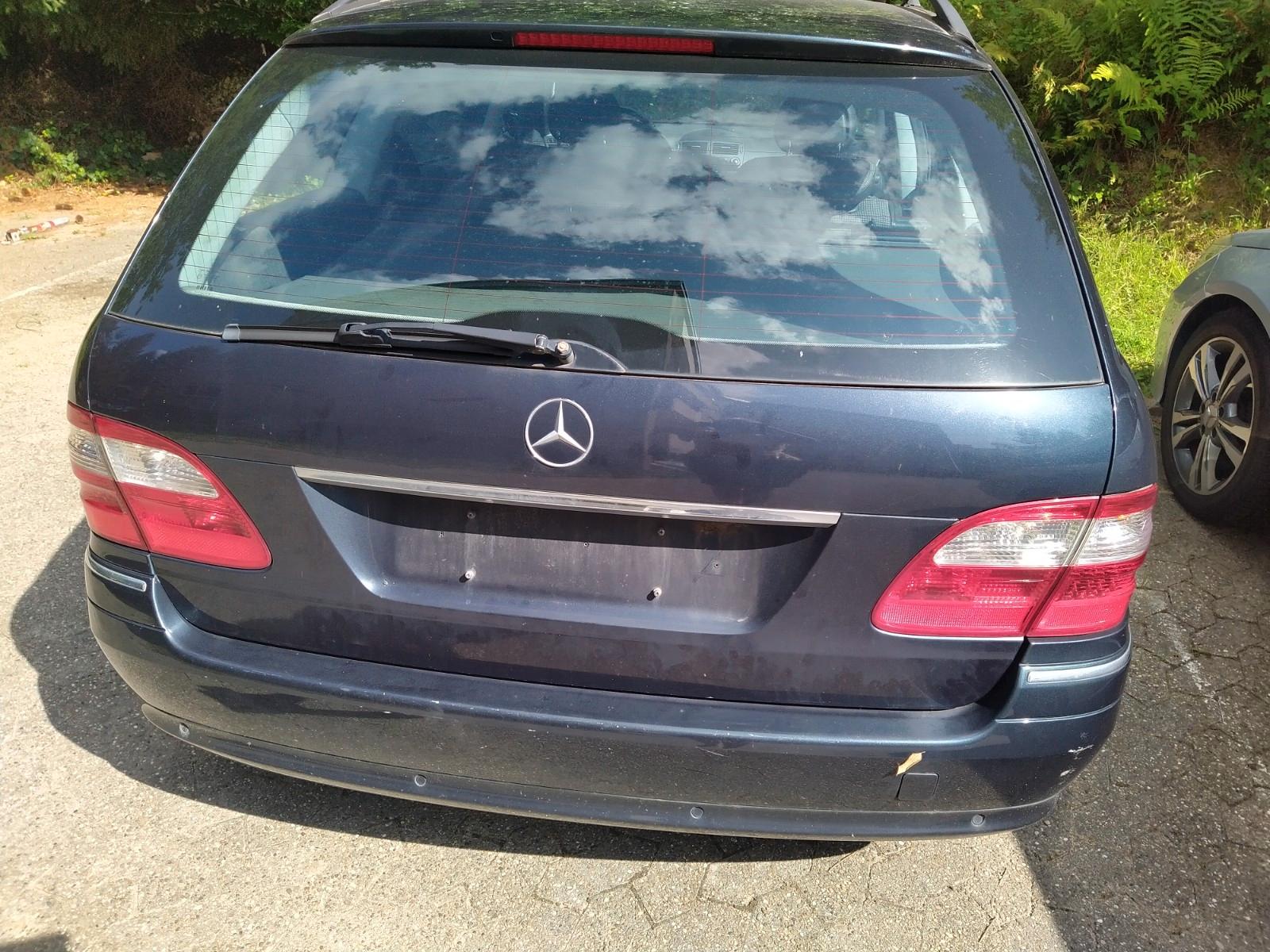 Mercedes-Benz E220 2004 — photo 6