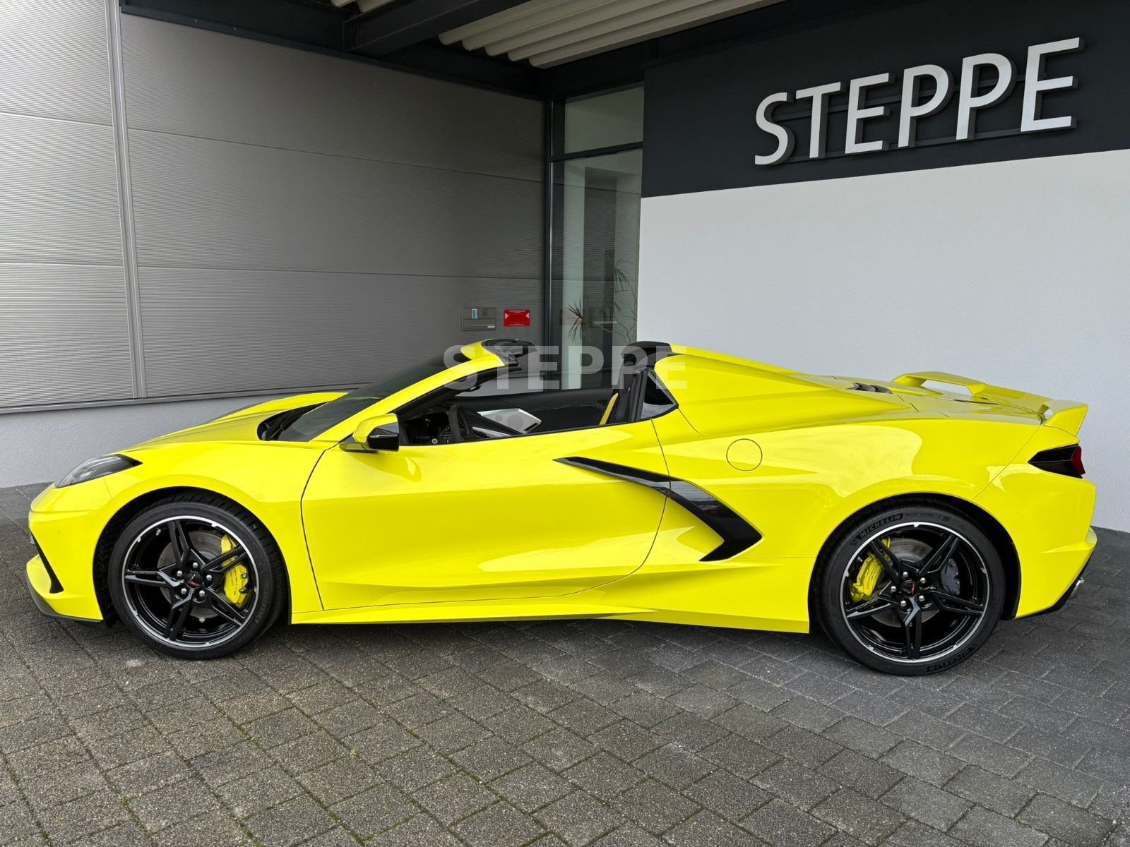 Corvette C8 Stingray Convertible 3LT Europamodell STEPPE