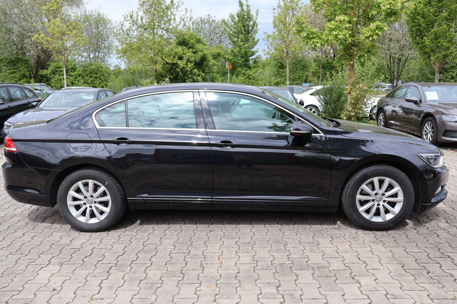 Fahrzeugabbildung Volkswagen Passat Lim. Comfortline BMT/Start-Stopp
