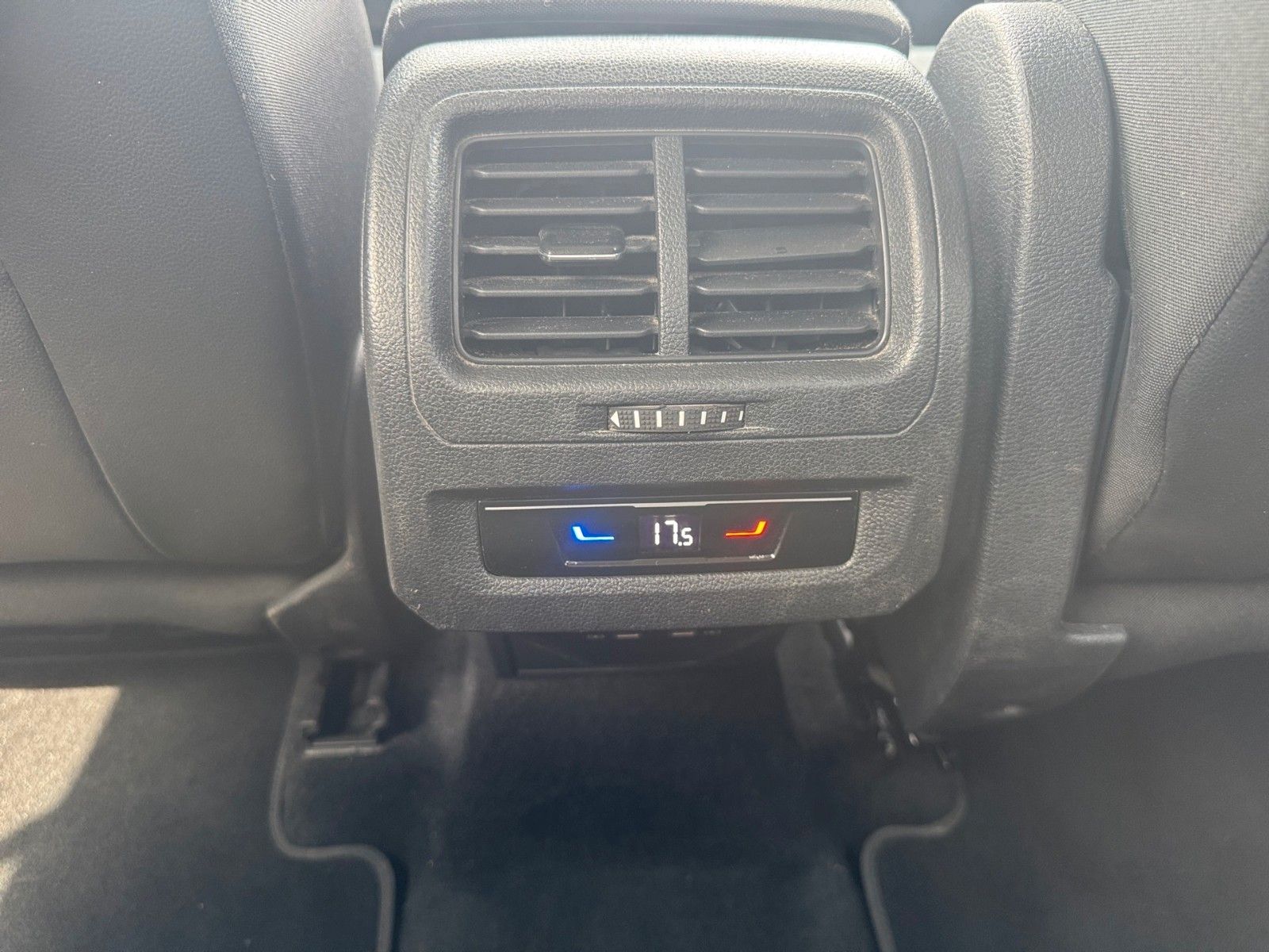 Fahrzeugabbildung Volkswagen Touran Comfortline 1.5 TSI
