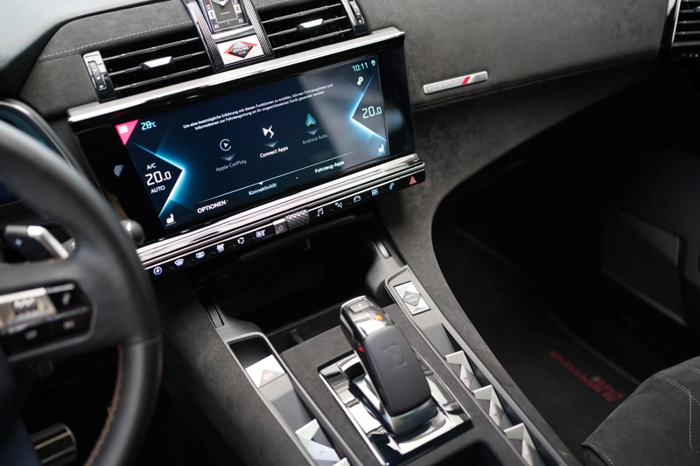 Fahrzeugabbildung DS Automobiles DS7 Crossback E-Tense 4x4 300 Anhängerkupplung