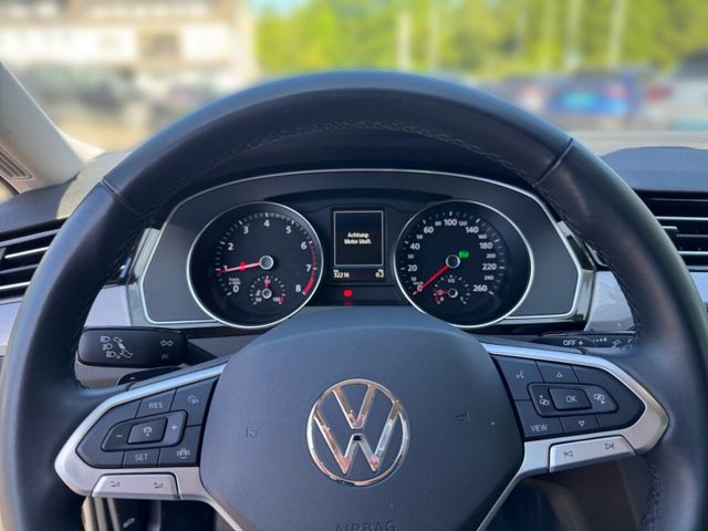 Passat Business 1.5 TSI DSG Navi AHK Bluetooth