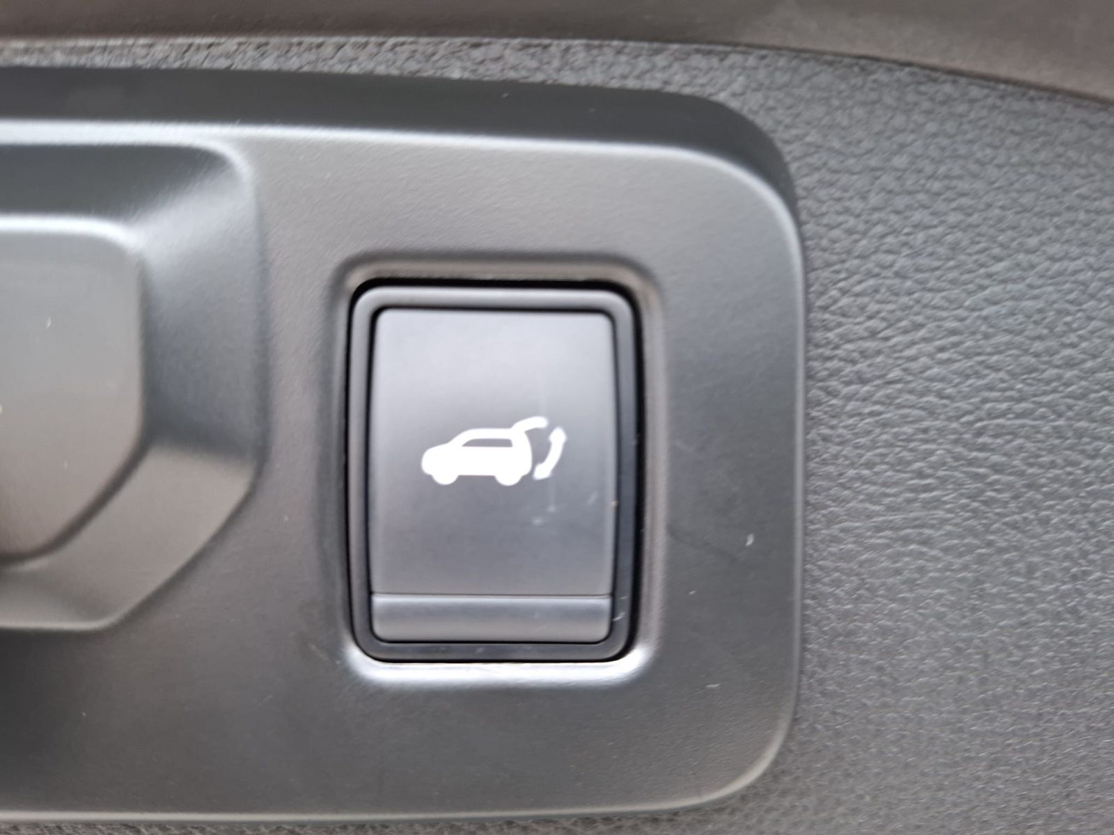 Fahrzeugabbildung Renault Austral 1.2 Voll-Hybrid 200 E-Tech Esprit Alpine