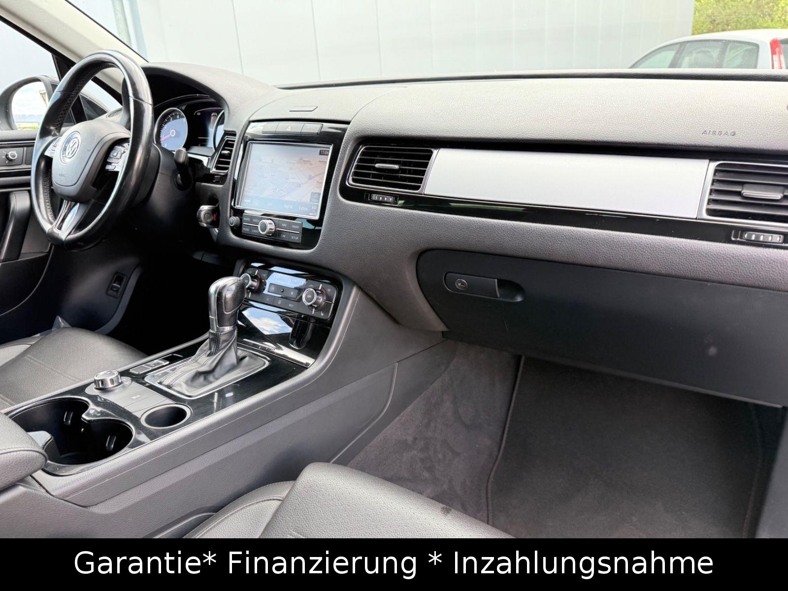 Volkswagen Touareg V6 3.6 FSI BMT/ Automatik/ Navi/ Leder