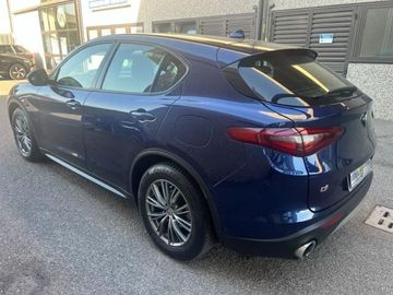 Alfa-Romeo Stelvio - 5