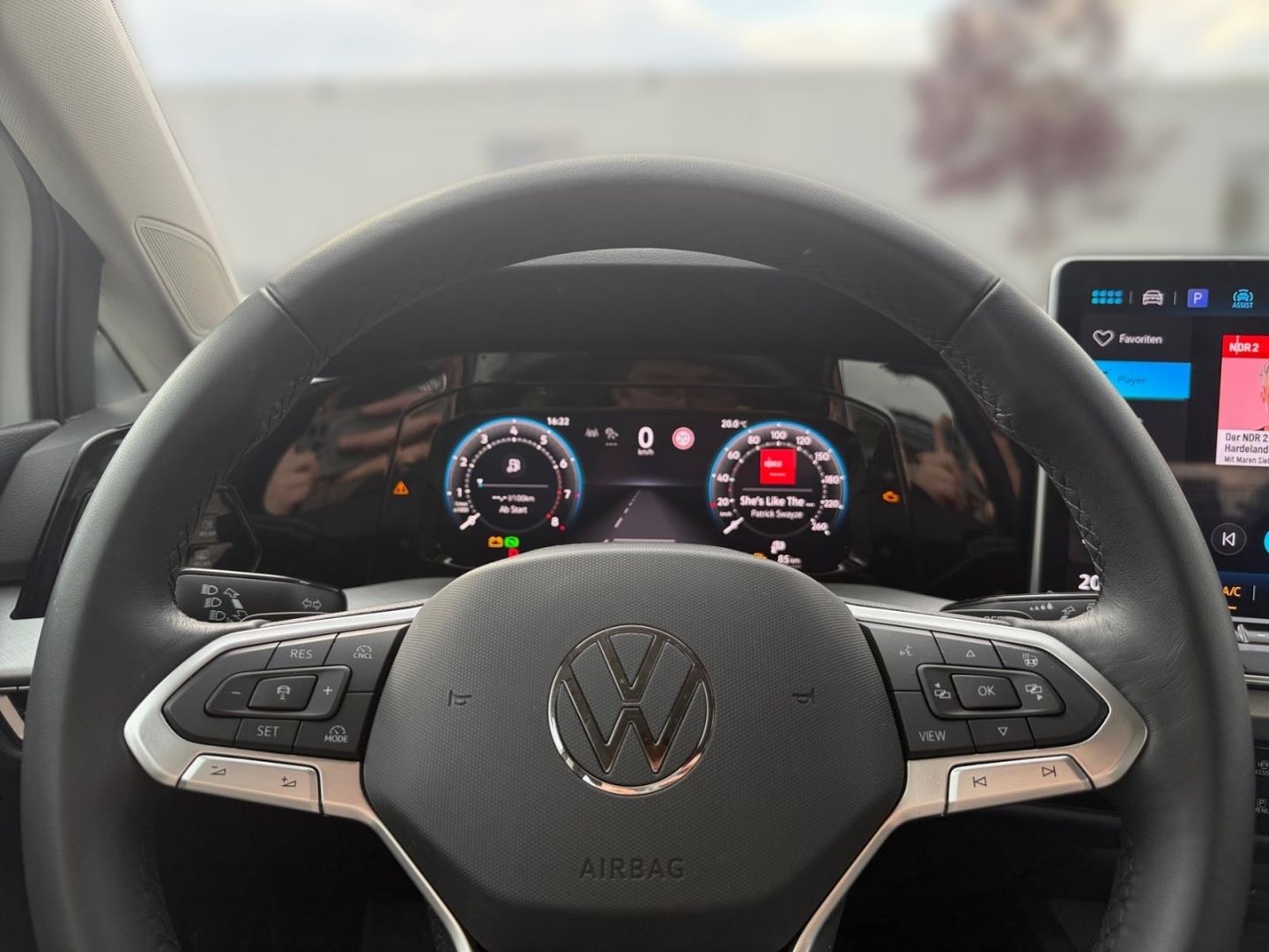 Volkswagen Golf 8 VIII Life 1.5 eTSI ACC Apple CarPlay foto 18