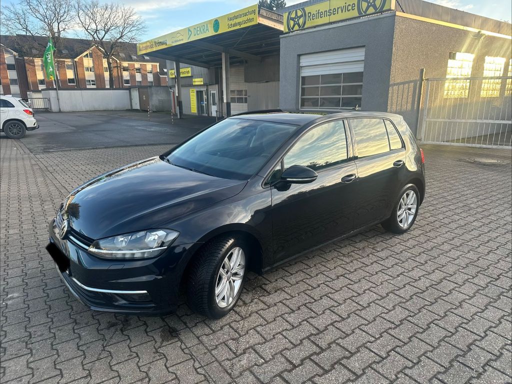 Image of Volkswagen Golf