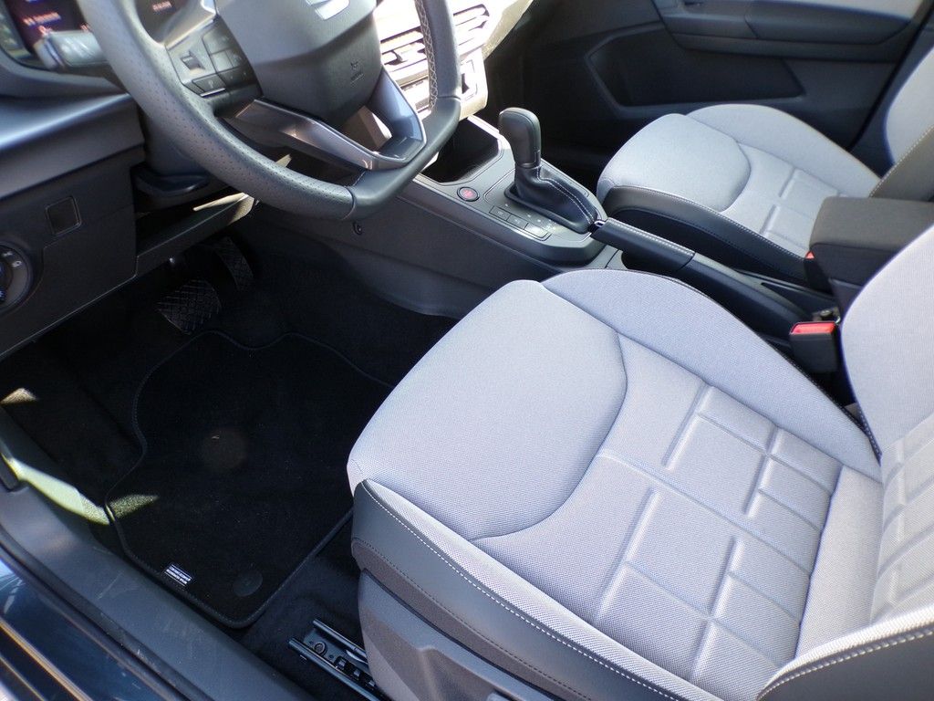 Fahrzeugabbildung SEAT Arona 1.0 TSI DSG FR