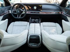 BMW 740 – 18 / 35