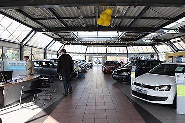 showroom-image-bottom