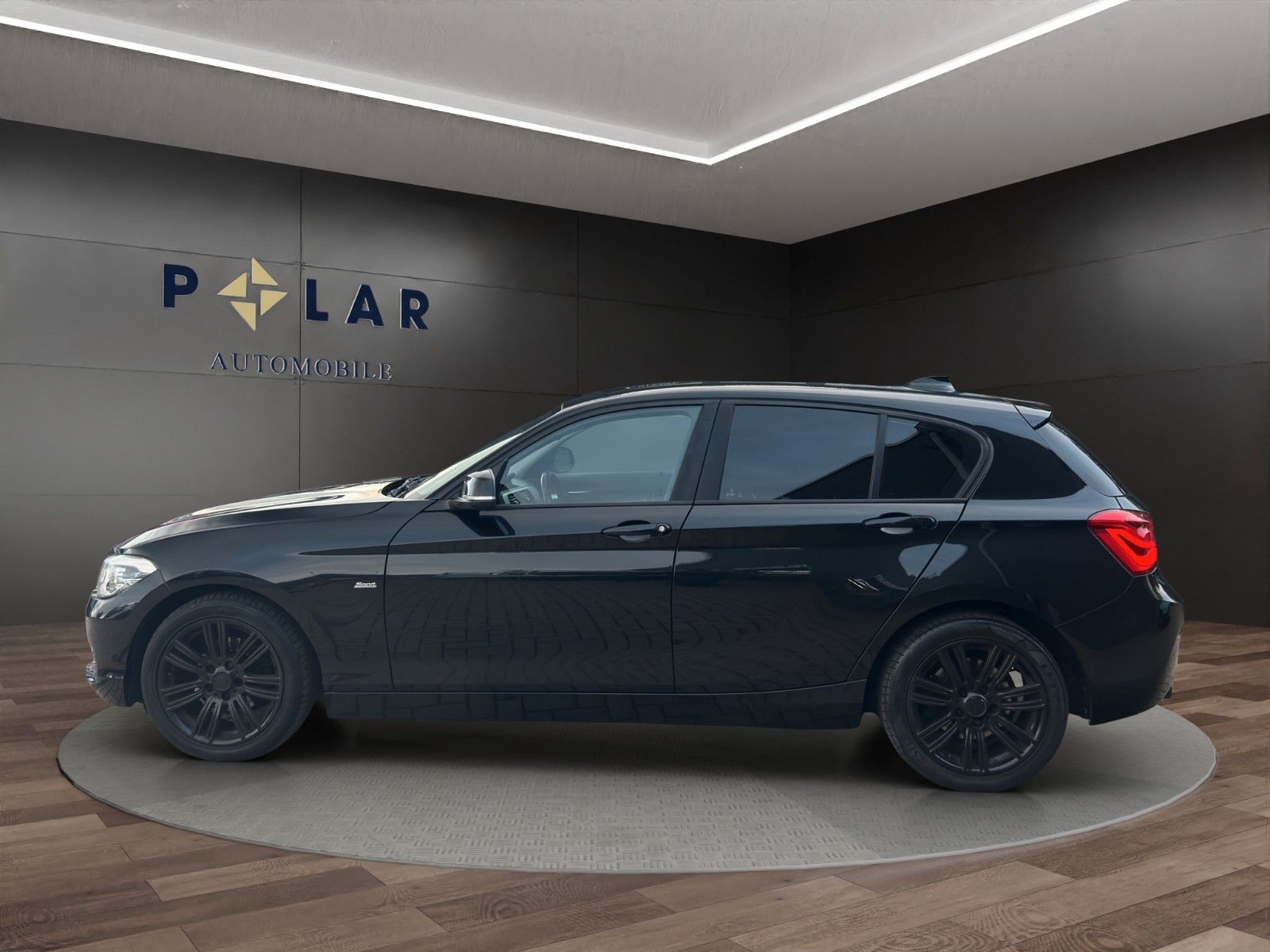 Fahrzeugabbildung BMW 118i Sport Line *Leder*Navi*Dig.Cock*LED*