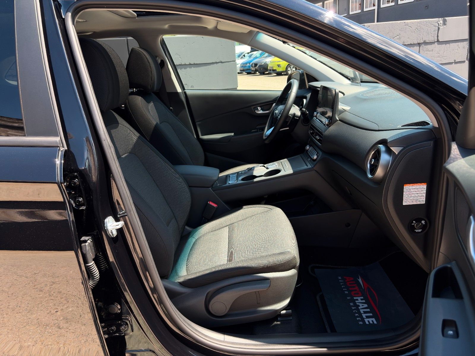 Fahrzeugabbildung Hyundai KONA E Trend 2WD CarPlay Schiebedach ACC CAM HuD