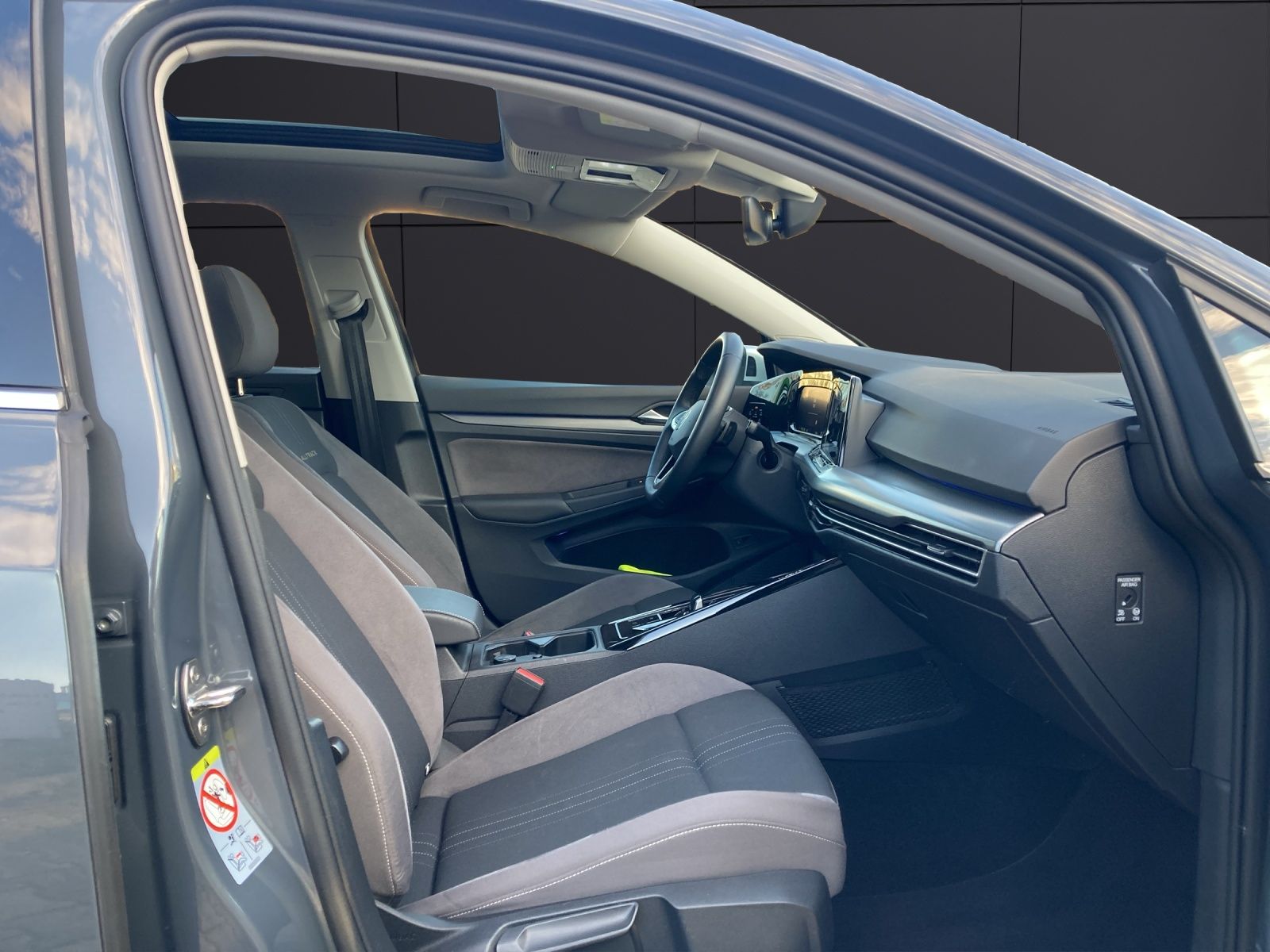 Fahrzeugabbildung Volkswagen Golf VIII Variant Alltrack TDI DSG 4M MATRIX NAV