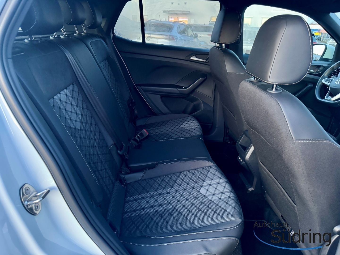 T-Cross 1,5 TSI R-Line DSG AHK Navi IQ.Light Rfk