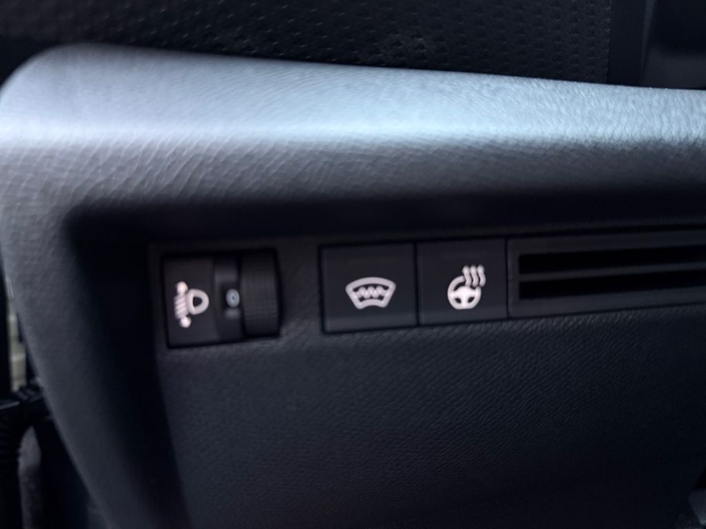 Fahrzeugabbildung Citroën C4 Hybrid 145 MAX - Vollausstattung*Massage*ACC